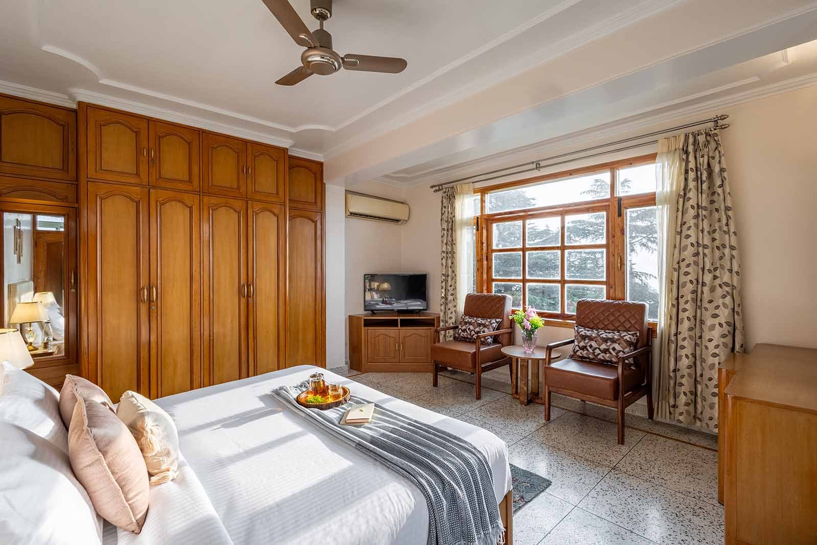 Sapphire Room Nibaana Inn